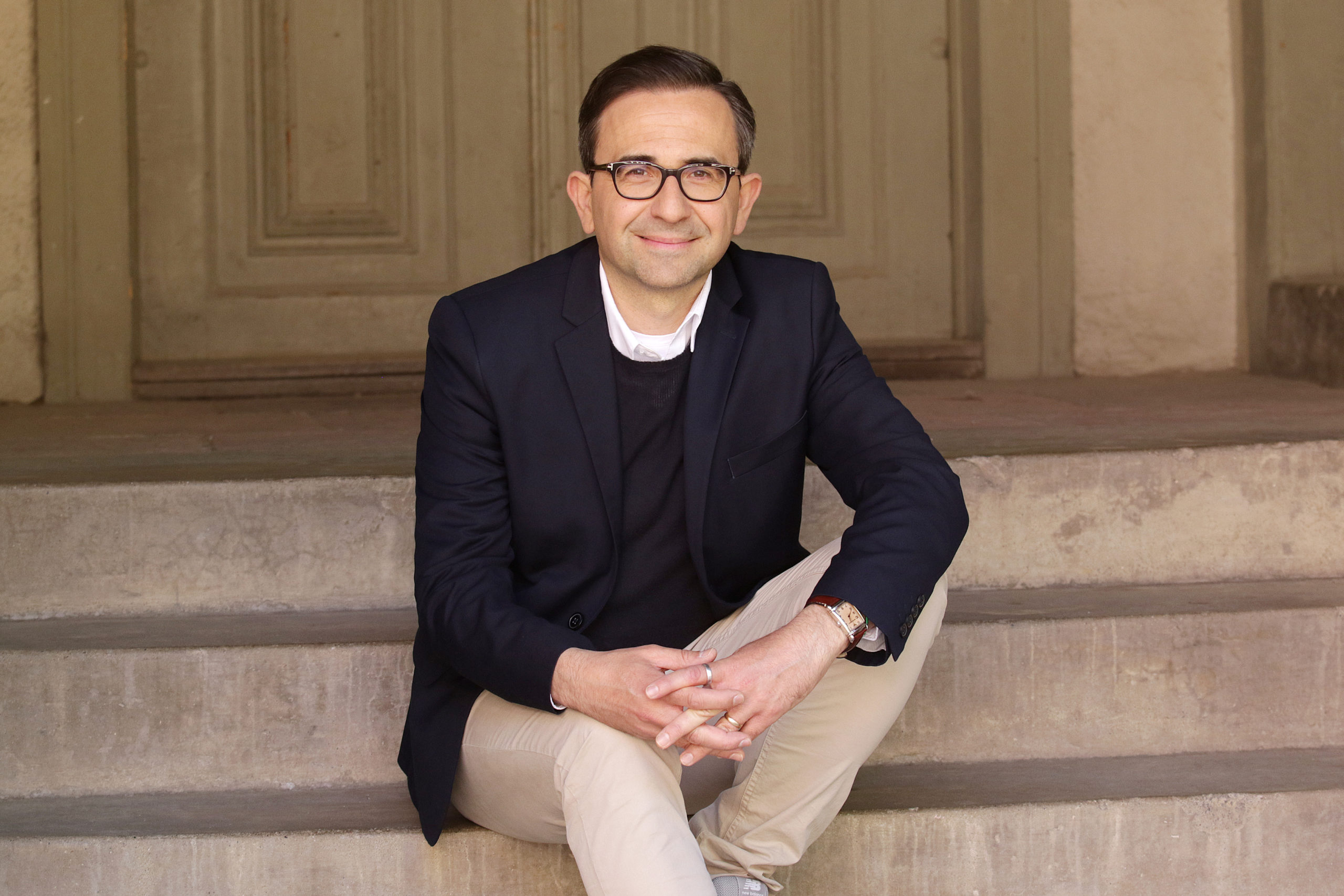 Dr. Roberto Reale