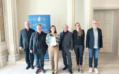 Ehrennadel der Fachgruppe FEM+ für Charlotte Seither